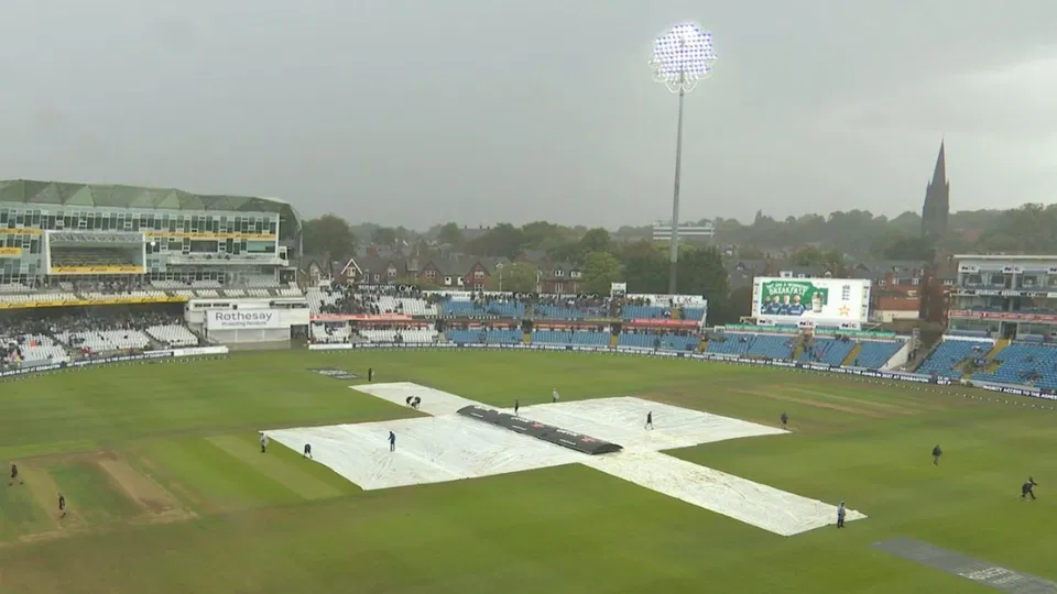 Rain stops play news